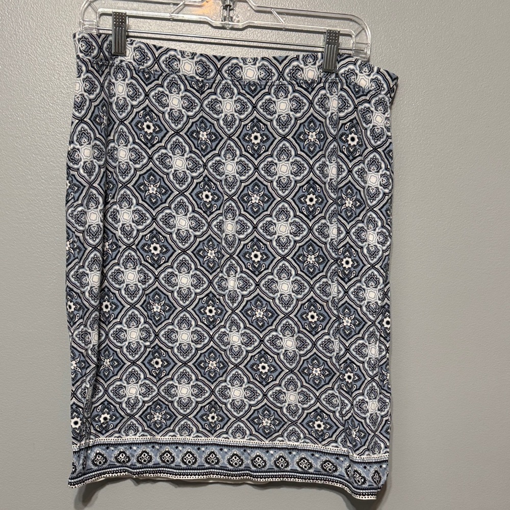 Max Studio Navy and White Geometric Pencil Skirt